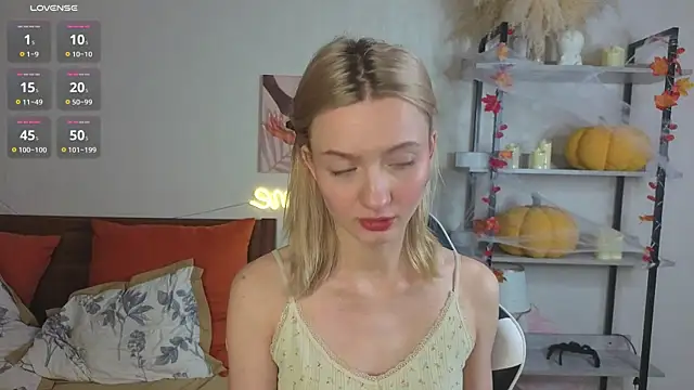 Snapshot of IdaValenti chatting on December 2025 11:14:02 PM IdaValenti online show from December 2025 11:14:02 PM