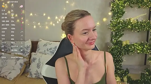 Snapshot of IdaValenti chatting on February 2026 11:10:02 PM IdaValenti online show from February 2026 11:10:02 PM