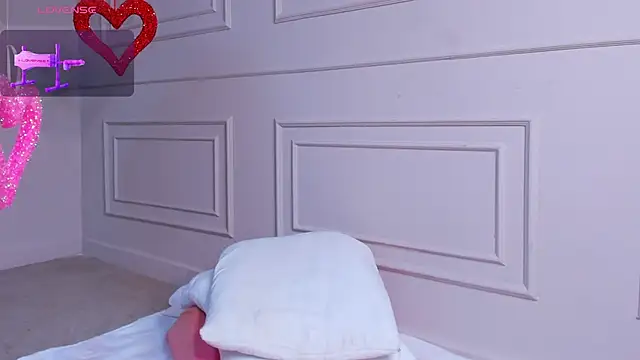 carolriveraa  online show from February 2025 08:37:01 PM