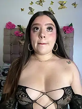 Jullieetta online show from June 2026 01:11:01 PM