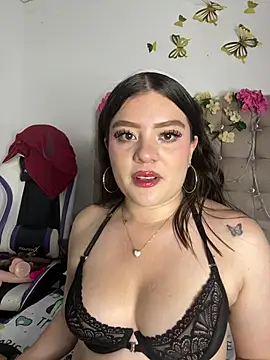 Jullieetta online show from July 2026 09:14:02 PM