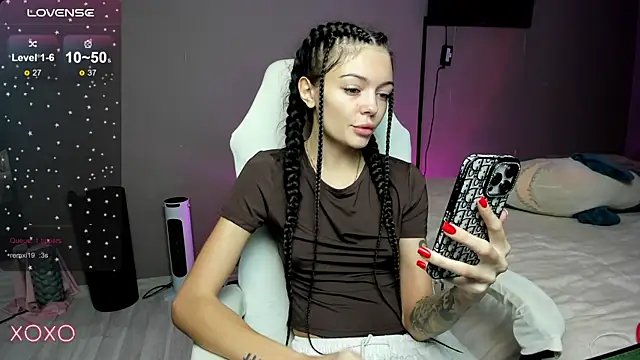 Mariella Adamss online show from October 2025 10:16:02 AM