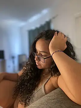 CurlyGirl 1 online show from December 2024 06:09:02 PM