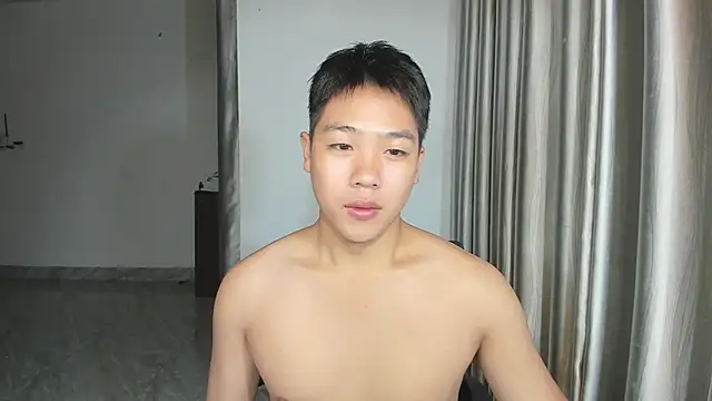 Snapshot of Oliver_Nl chatting on January 2025 03:44:02 AM Oliver Nl online show from January 2025 03:44:02 AM