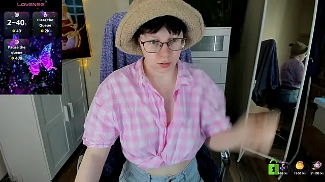 Melissa Wells online show from September 2025 03:34:02 PM