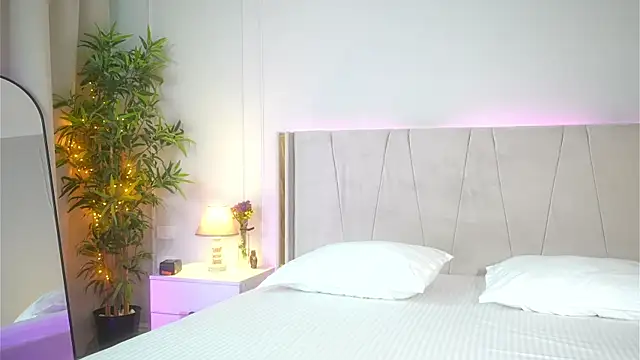 Miriam fox online show from July 2026 08:43:02 AM