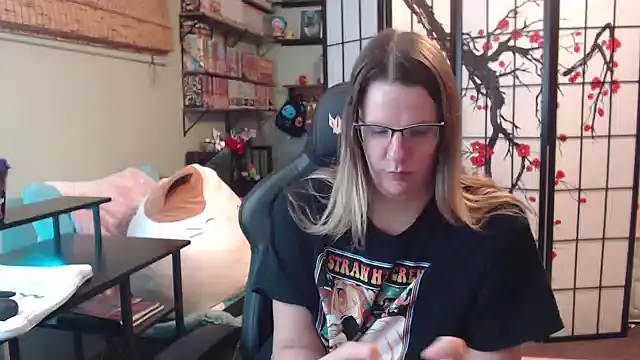 Sarahtineke online show from February 2026 06:23:01 PM