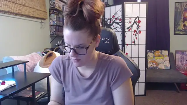 Sarahtineke online show from May 2026 05:53:01 PM