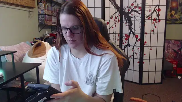 Sarahtineke online show from May 2026 03:42:01 PM