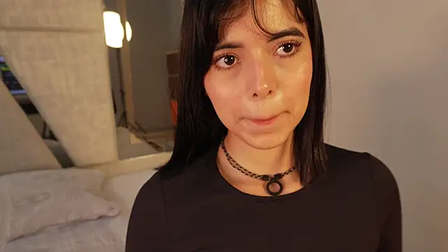 Snapshot of NicolRoss_ chatting on November 2025 04:56:01 PM NicolRoss online show from November 2025 04:56:01 PM