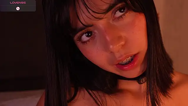 Snapshot of NicolRoss_ chatting on November 2025 08:13:02 AM NicolRoss online show from November 2025 08:13:02 AM