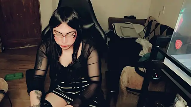 Snapshot of evelyntvsexy chatting on July 2026 02:02:02 PM evelyntvsexy online show from July 2026 02:02:02 PM