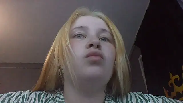 Light Luna online show from June 2026 04:00:02 PM