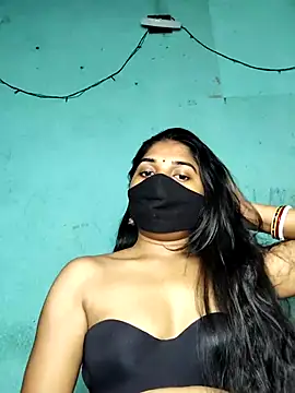 Luv Adite20 online show from February 2025 01:49:02 PM