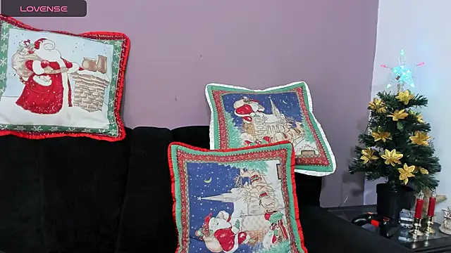 Snapshot of lenna__lujan05 chatting on January 2025 01:52:02 PM lenna lujan05 online show from January 2025 01:52:02 PM