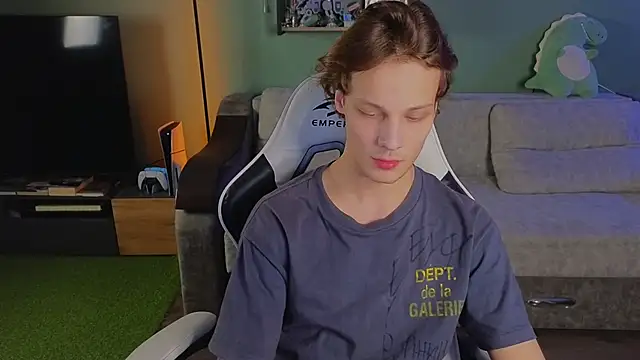 TeddyLiLboy online show from October 2025 05:57:02 PM