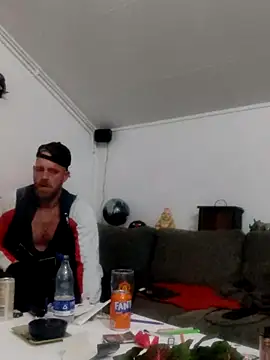 Snapshot of eltoulou chatting on March 2025 09:22:01 PM eltoulou online show from March 2025 09:22:01 PM