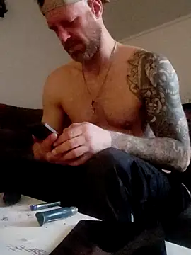 Snapshot of eltoulou chatting on March 2025 04:46:02 PM eltoulou online show from March 2025 04:46:02 PM