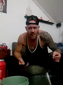 Snapshot of eltoulou chatting on September 2025 08:53:02 PM eltoulou online show from September 2025 08:53:02 PM