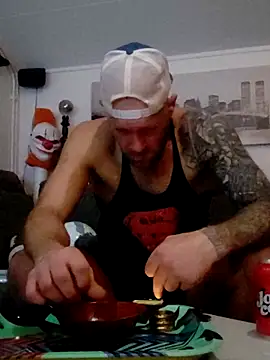 Snapshot of eltoulou chatting on October 2025 08:32:01 PM eltoulou online show from October 2025 08:32:01 PM