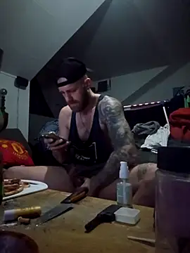 Snapshot of eltoulou chatting on January 2026 10:19:02 PM eltoulou online show from January 2026 10:19:02 PM