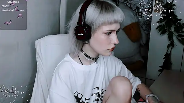 say mary online show from November 2025 04:51:02 PM