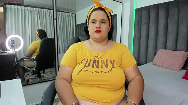 Snapshot of natalia_curvy1 chatting on December 2024 07:05:02 PM natalia curvy1 online show from December 2024 07:05:02 PM