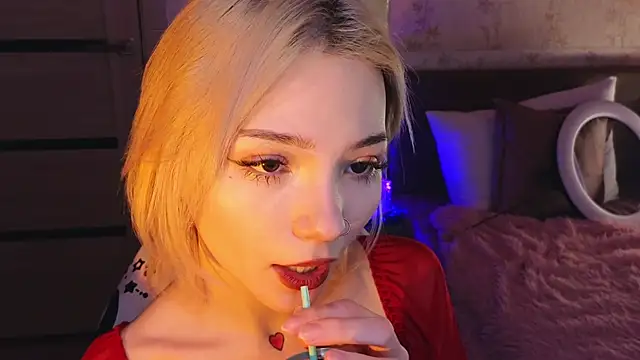 Snapshot of SandraBoyl chatting on January 2025 04:12:01 AM SandraBoyl online show from January 2025 04:12:01 AM