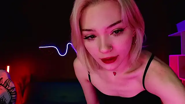 Snapshot of SandraBoyl chatting on February 2025 04:05:01 AM SandraBoyl online show from February 2025 04:05:01 AM