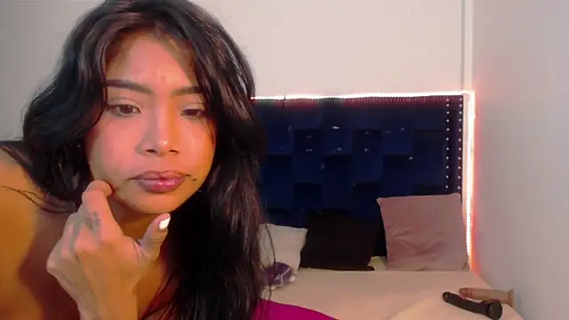 Snapshot of SaraApril_1 chatting on February 2025 11:27:01 PM SaraApril 1 online show from February 2025 11:27:01 PM