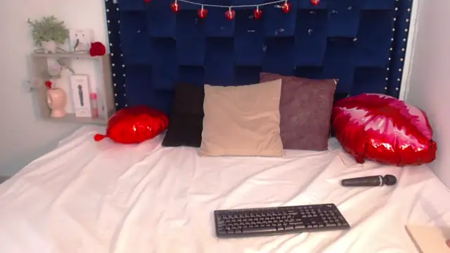 Snapshot of SaraApril_1 chatting on February 2025 04:32:01 PM SaraApril 1 online show from February 2025 04:32:01 PM