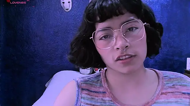 Snapshot of NinaYellow chatting on December 2024 02:08:02 PM NinaYellow online show from December 2024 02:08:02 PM