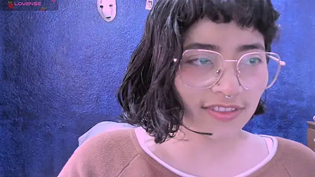 Snapshot of NinaYellow chatting on January 2025 12:58:01 PM NinaYellow online show from January 2025 12:58:01 PM