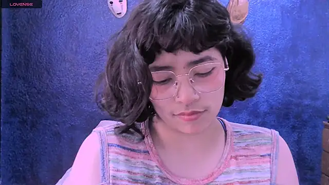 Snapshot of NinaYellow chatting on January 2025 02:56:02 PM NinaYellow online show from January 2025 02:56:02 PM