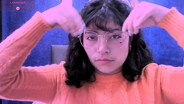 Snapshot of NinaYellow chatting on September 2025 01:47:01 PM NinaYellow online show from September 2025 01:47:01 PM