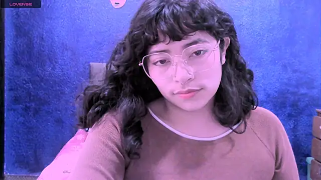 Snapshot of NinaYellow chatting on October 2025 03:51:02 PM NinaYellow online show from October 2025 03:51:02 PM