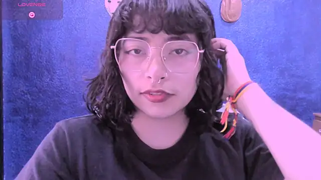 Snapshot of NinaYellow chatting on January 2026 05:29:02 PM NinaYellow online show from January 2026 05:29:02 PM