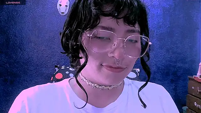 NinaYellow online show from May 2026 02:11:01 PM