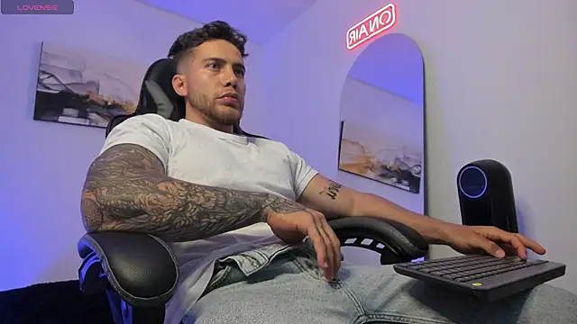 LucianSinclair online show from December 2024 01:20:02 AM