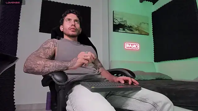 LucianSinclair online show from November 2025 03:39:01 AM