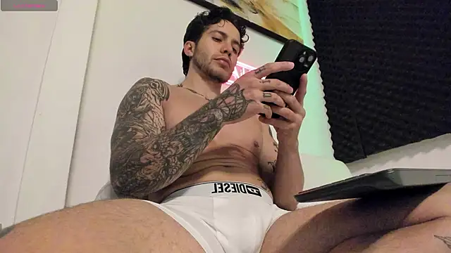 Snapshot of LucianSinclair chatting on March 2026 03:23:01 AM LucianSinclair online show from March 2026 03:23:01 AM