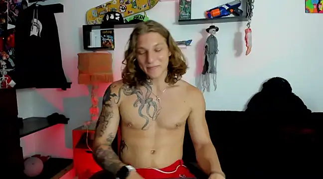 Snapshot of Tom_Krakow chatting on December 2024 11:07:01 PM Tom Krakow online show from December 2024 11:07:01 PM