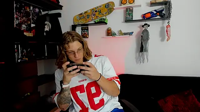 Snapshot of Tom_Krakow chatting on December 2024 07:12:01 PM Tom Krakow online show from December 2024 07:12:01 PM