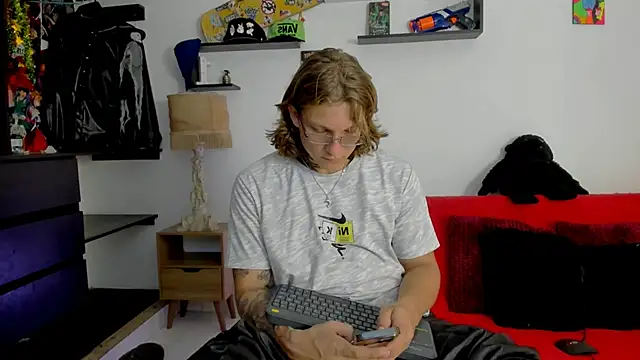 Snapshot of Tom_Krakow chatting on January 2025 06:59:01 PM Tom Krakow online show from January 2025 06:59:01 PM