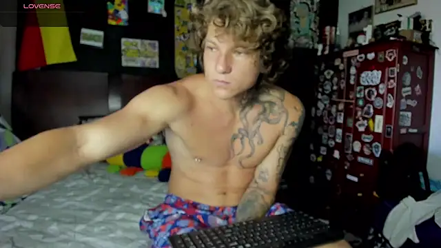 Snapshot of Tom_Krakow chatting on September 2025 01:32:01 PM Tom Krakow online show from September 2025 01:32:01 PM