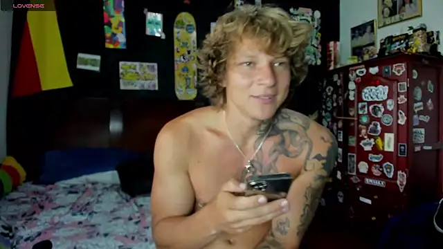 Snapshot of Tom_Krakow chatting on September 2025 02:18:01 PM Tom Krakow online show from September 2025 02:18:01 PM