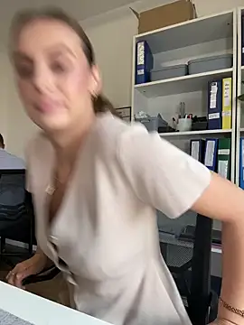 Hii Lolla online show from April 2026 06:58:01 AM