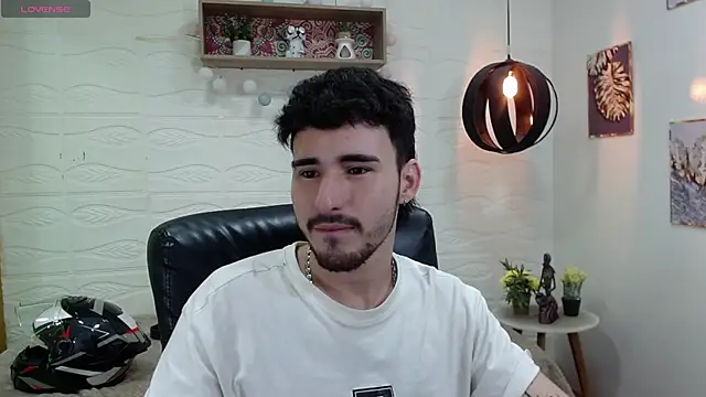 DmitriSanders online show from January 2025 02:33:01 AM