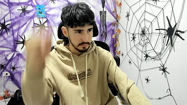 DmitriSanders online show from December 2025 09:22:02 PM