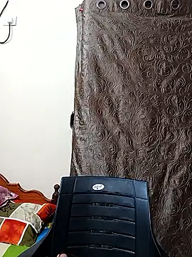 Snapshot of Keerthi-Telugu chatting on December 2025 04:52:01 AM Keerthi-Telugu online show from December 2025 04:52:01 AM